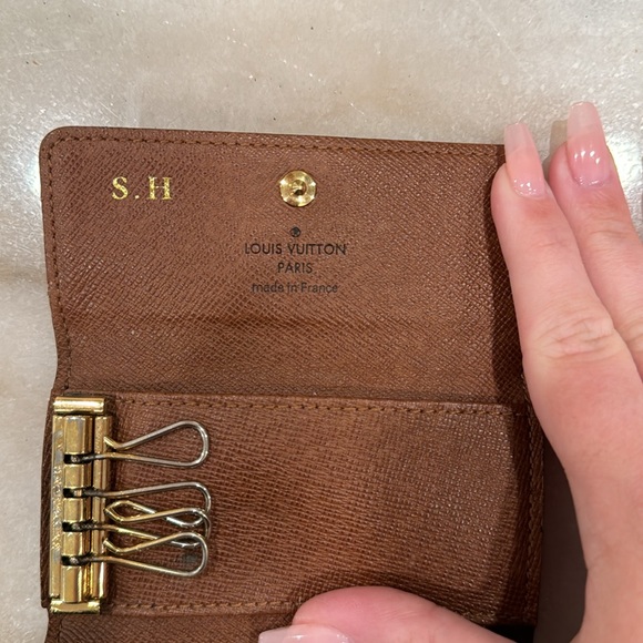 Authentic Louis Vuitton 4 key case holder (year 2009) - Picture 8 of 9